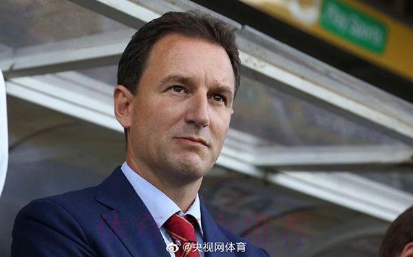 扬科维奇完成续约 继续担任中国U-21国家男子足球队主教练 扬科维奇完成续约 继续担任中国U-21国家男子足球队主教练